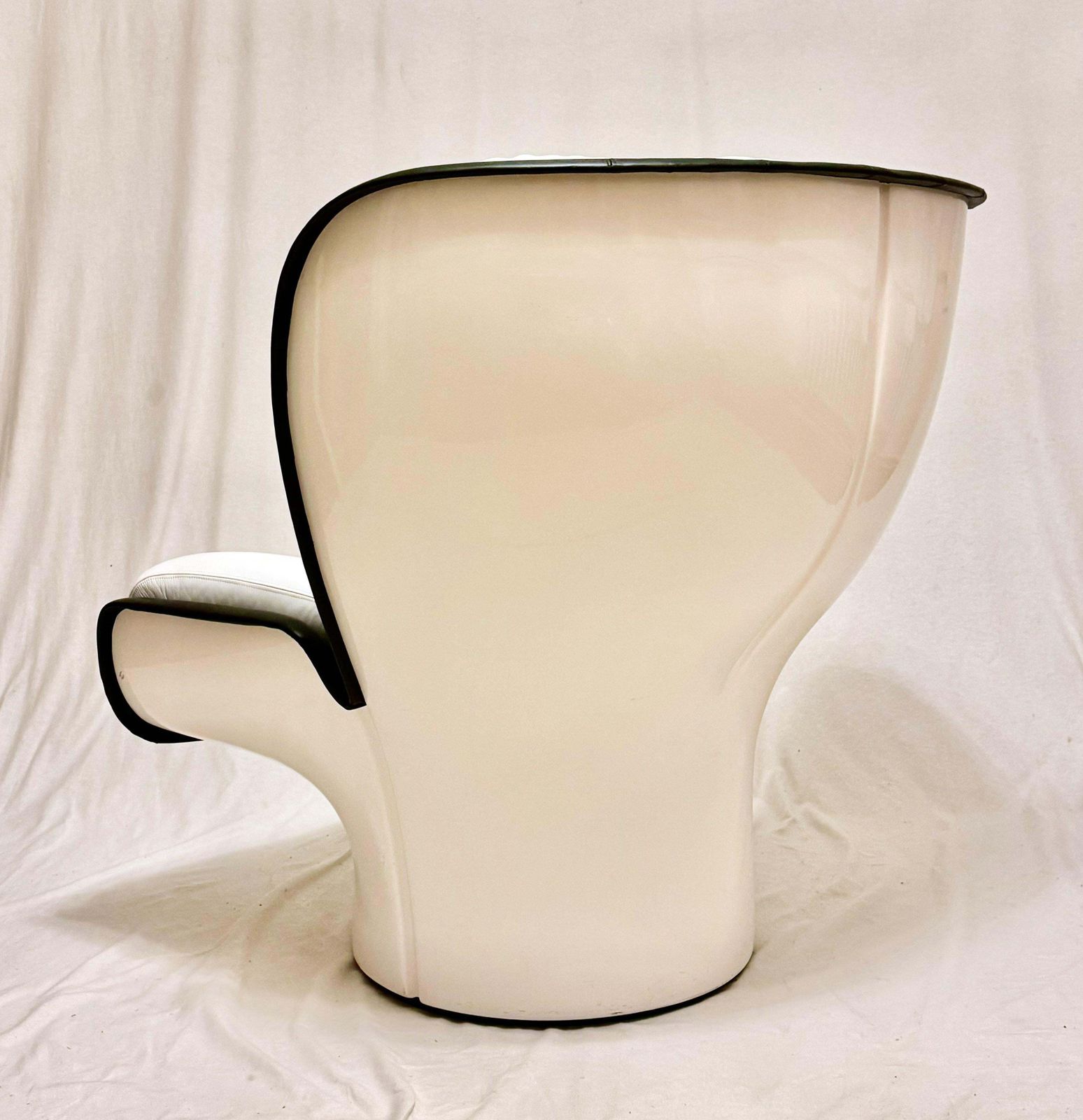 Joe Colombo Swivel "Elda" Leather Lounge Chair photo for sale