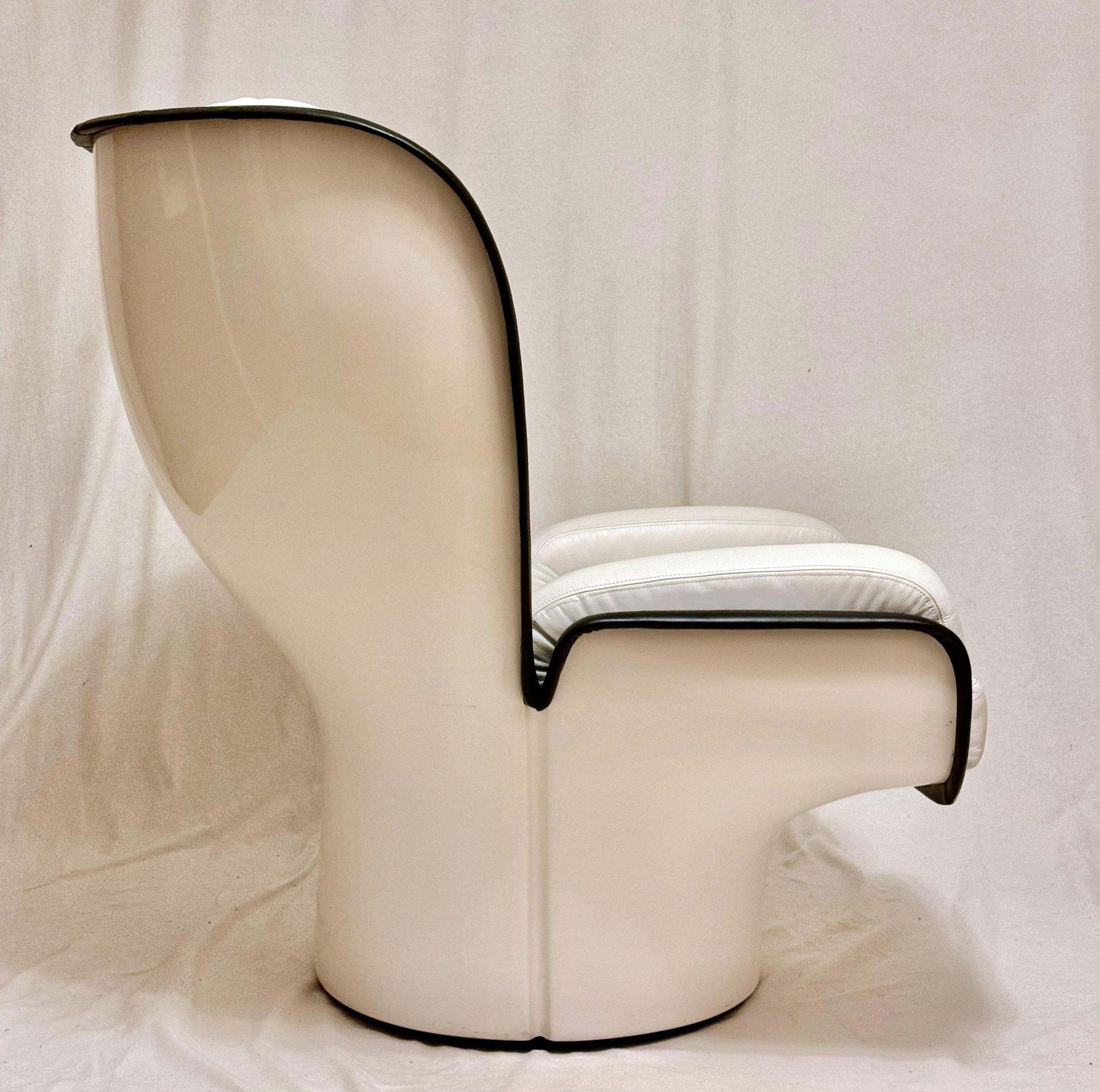 Joe Colombo Swivel "Elda" Leather Lounge Chair photo 9193.0