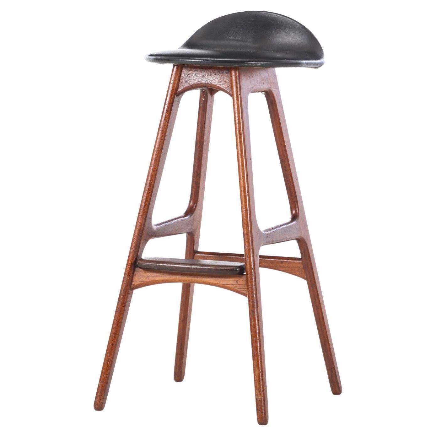 Erik Buck Od61 Bar Stools