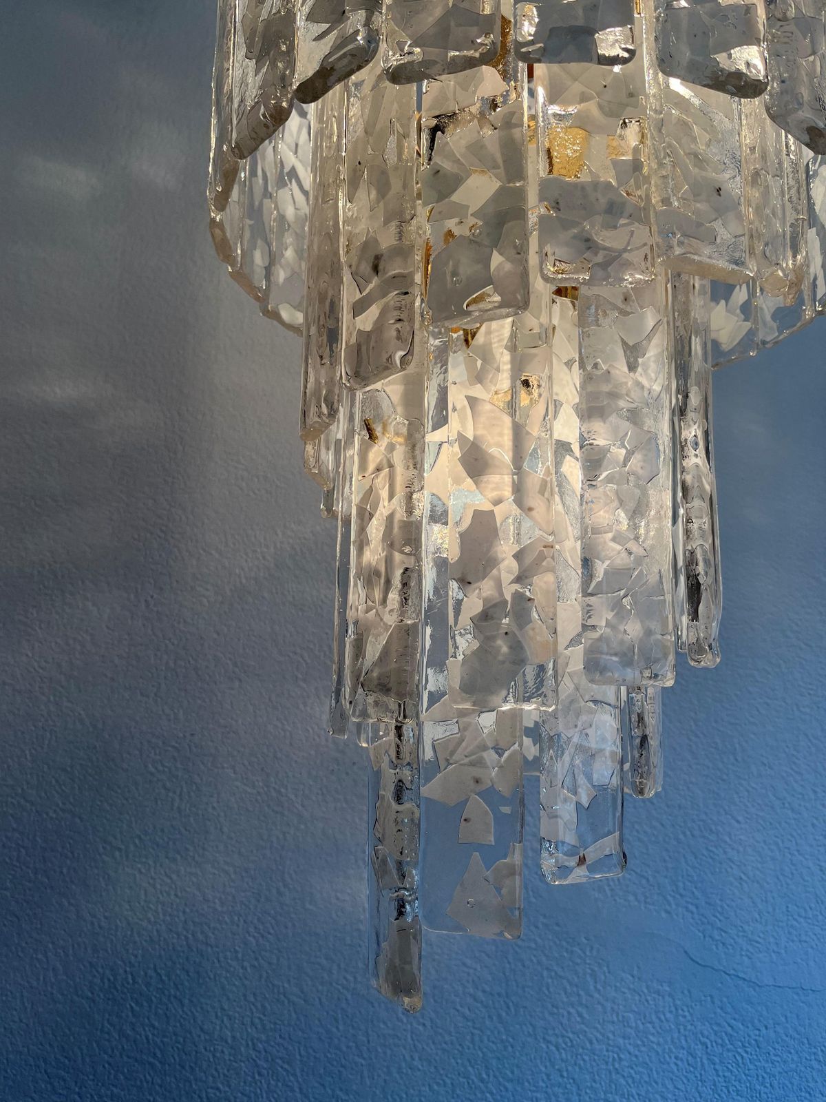 1181.0 Italian Mid Century "Terrazzo" White Murano Glass Spiral Chandelier, 1980s photo