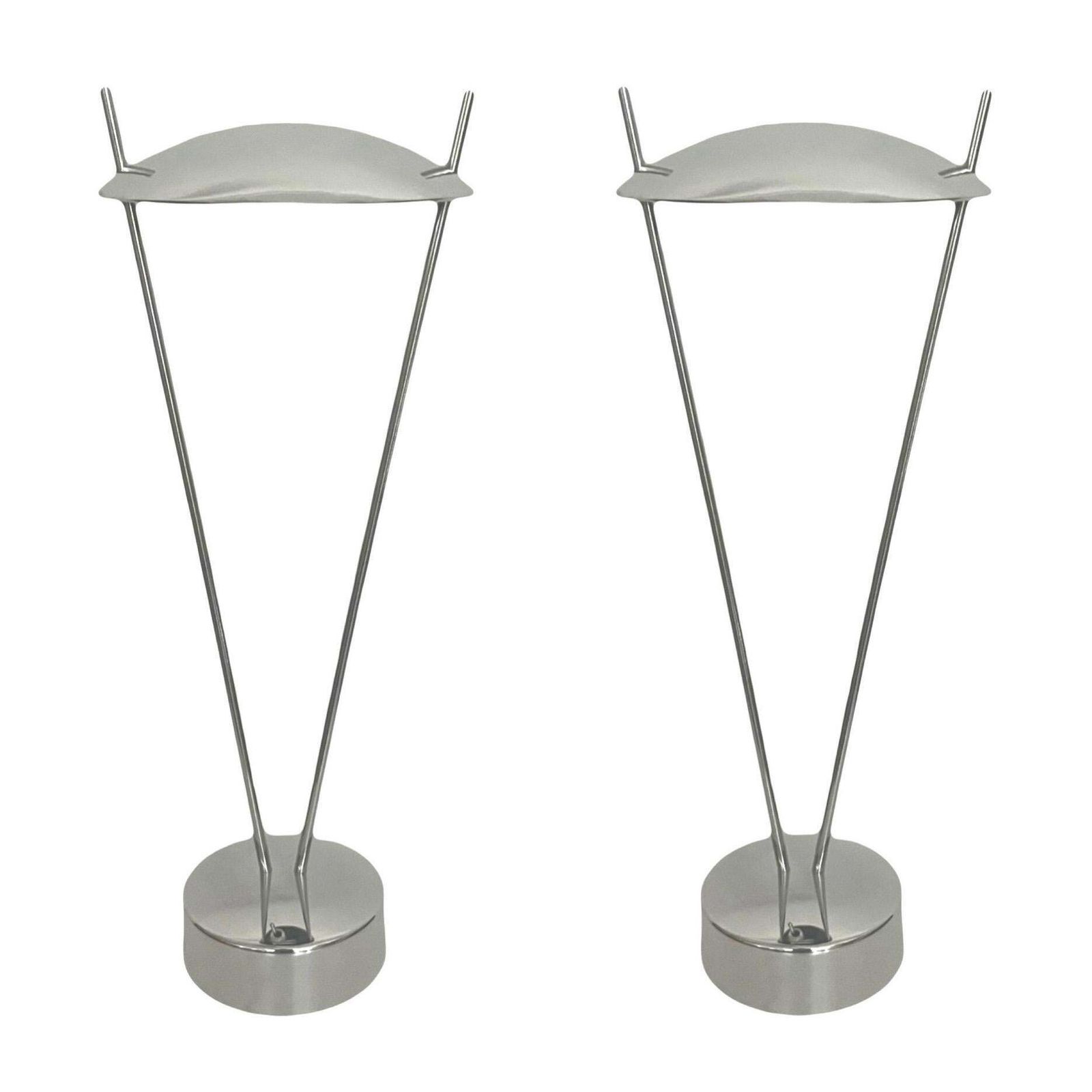 Postmodern Pair Of Aluminium Table Lamps By Leonardo Marelli For Estiluz, 1980s photo Lighting