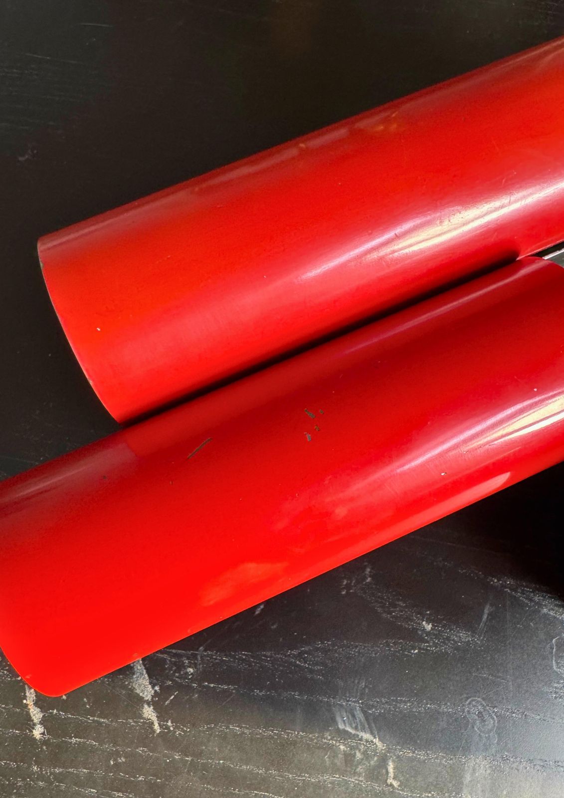 photo vinterior Stilnovo Mod. 2701 Pair Of Wall Sconces In Red Lacquer And Chromed Steel