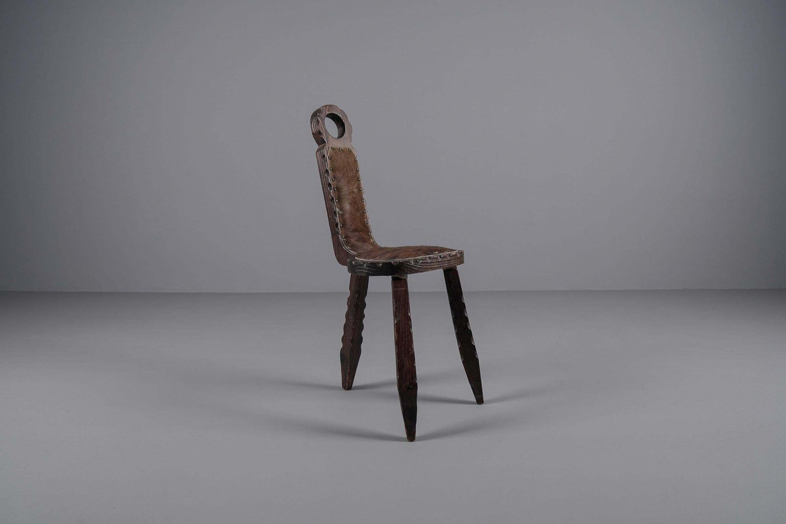 3 Legged Brutalist Rustic Modern Sculptured Chair, 1960s France photo vinterior