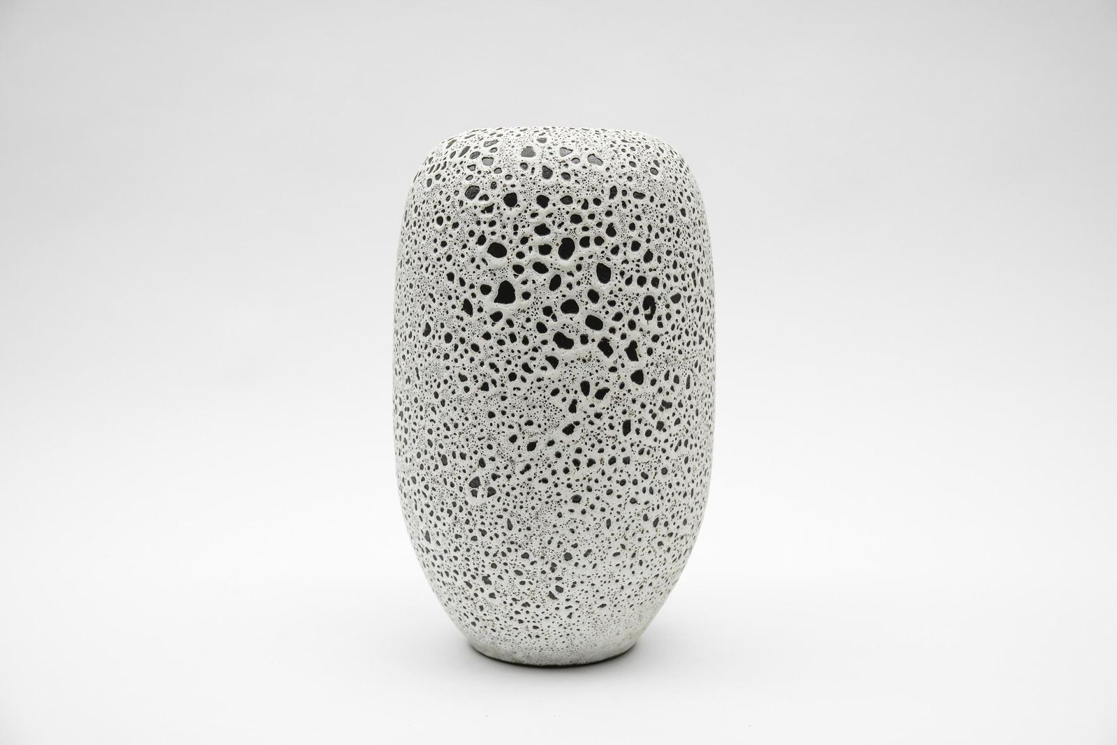 A Set Of White Studio Ceramic Vases By Wilhelm & Elly Kuch, 1960s, Germany photo Home Decor
