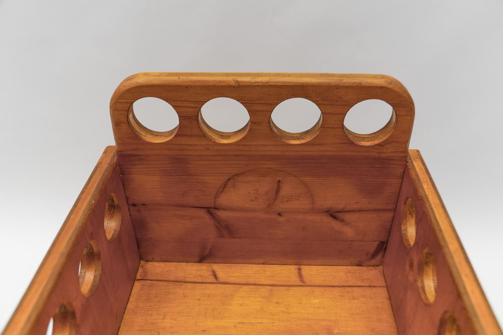 photo vinterior Awesome And Rare Scandinavian Pine Wood Childs Set   Chair And Bench, 1960s