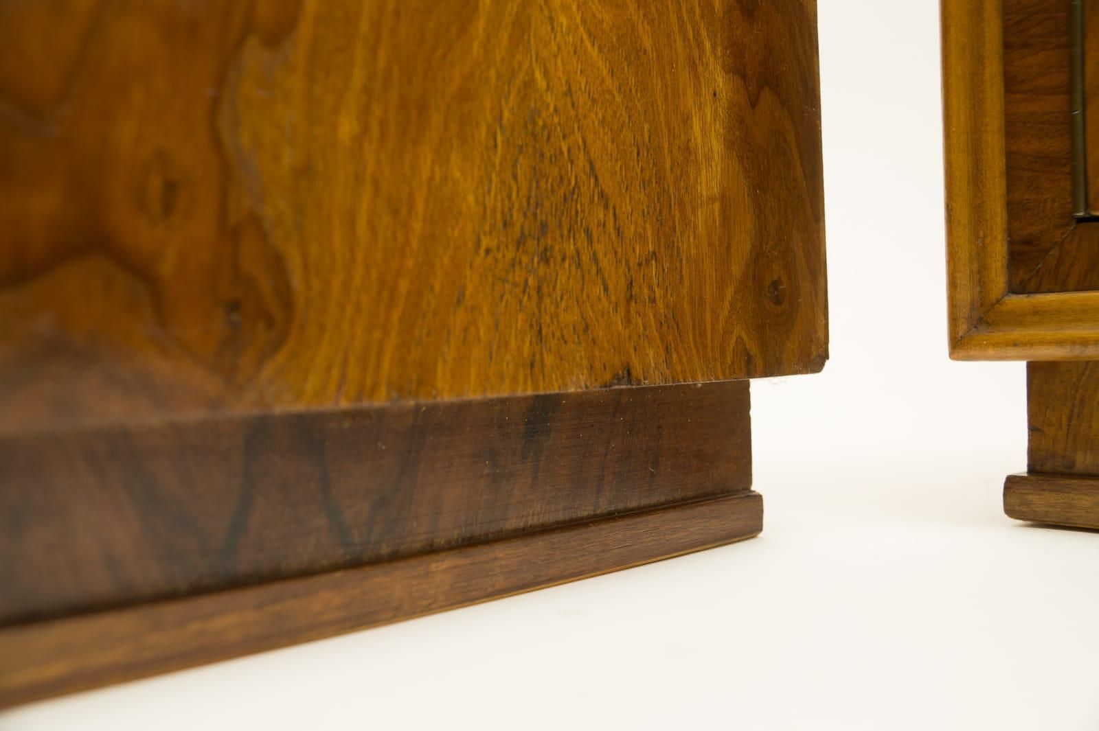 photo vintage Lovely Austrian Art Deco Nightstands With Inlays, 1930s, Set Of 2