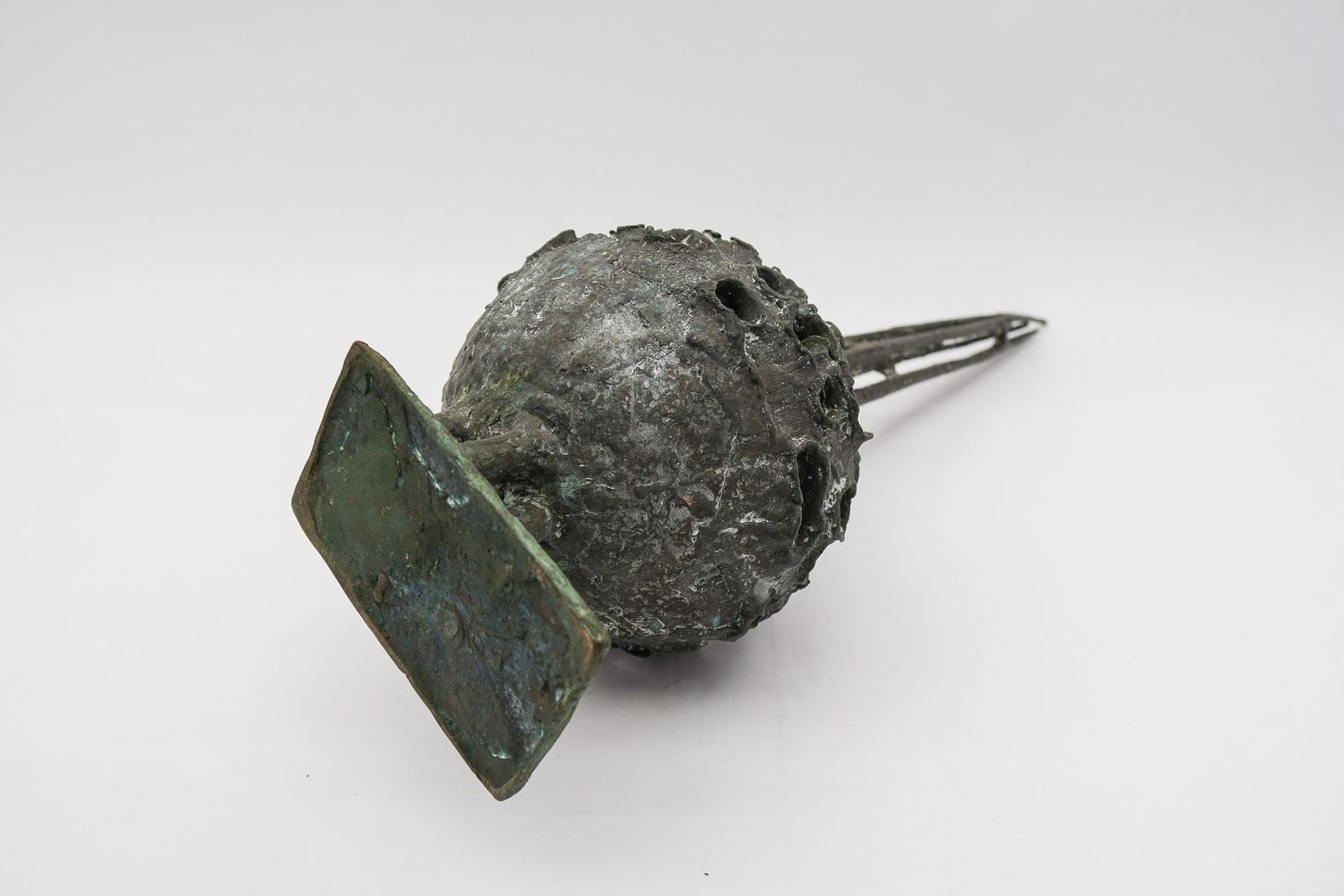 5521.0 Unique Bronze Design Of The Ball Fountain From Nuremberg By Günther Rossow photo