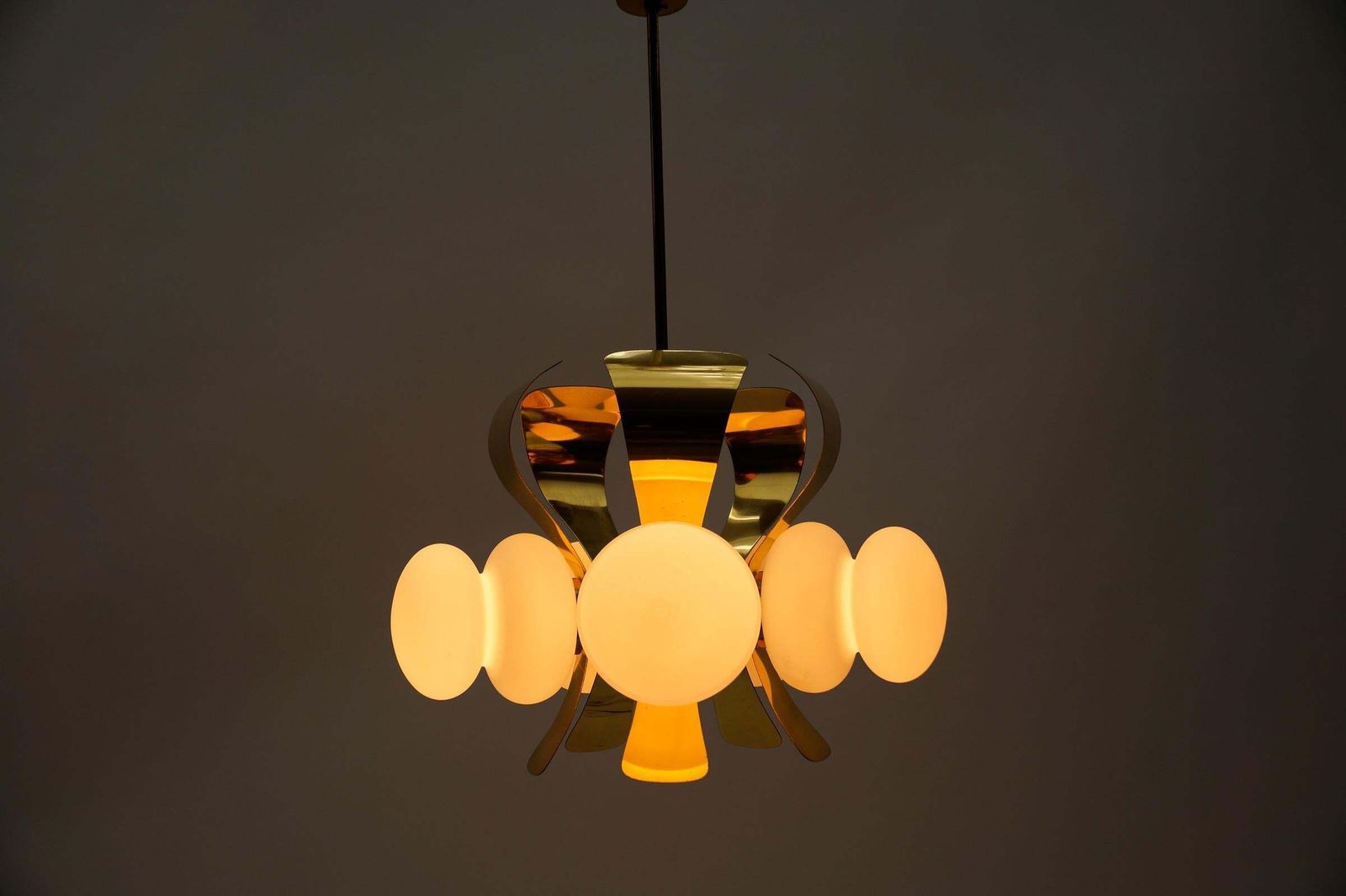 Very Rare Mid Century Modern 5 Arm Orbit Lamp In Gold And Opaline Glass, 1960s photo vinterior