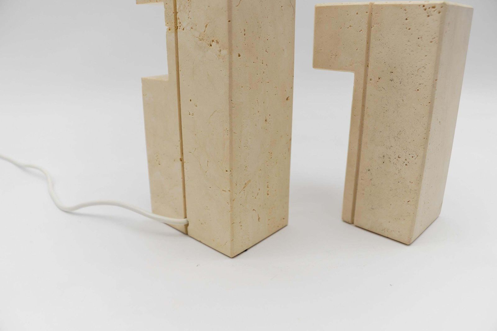 1571.0 Lovely Travertine Table Lamp By Giuliano Cesari For Nucleo Sormani, 1960s, Italy photo