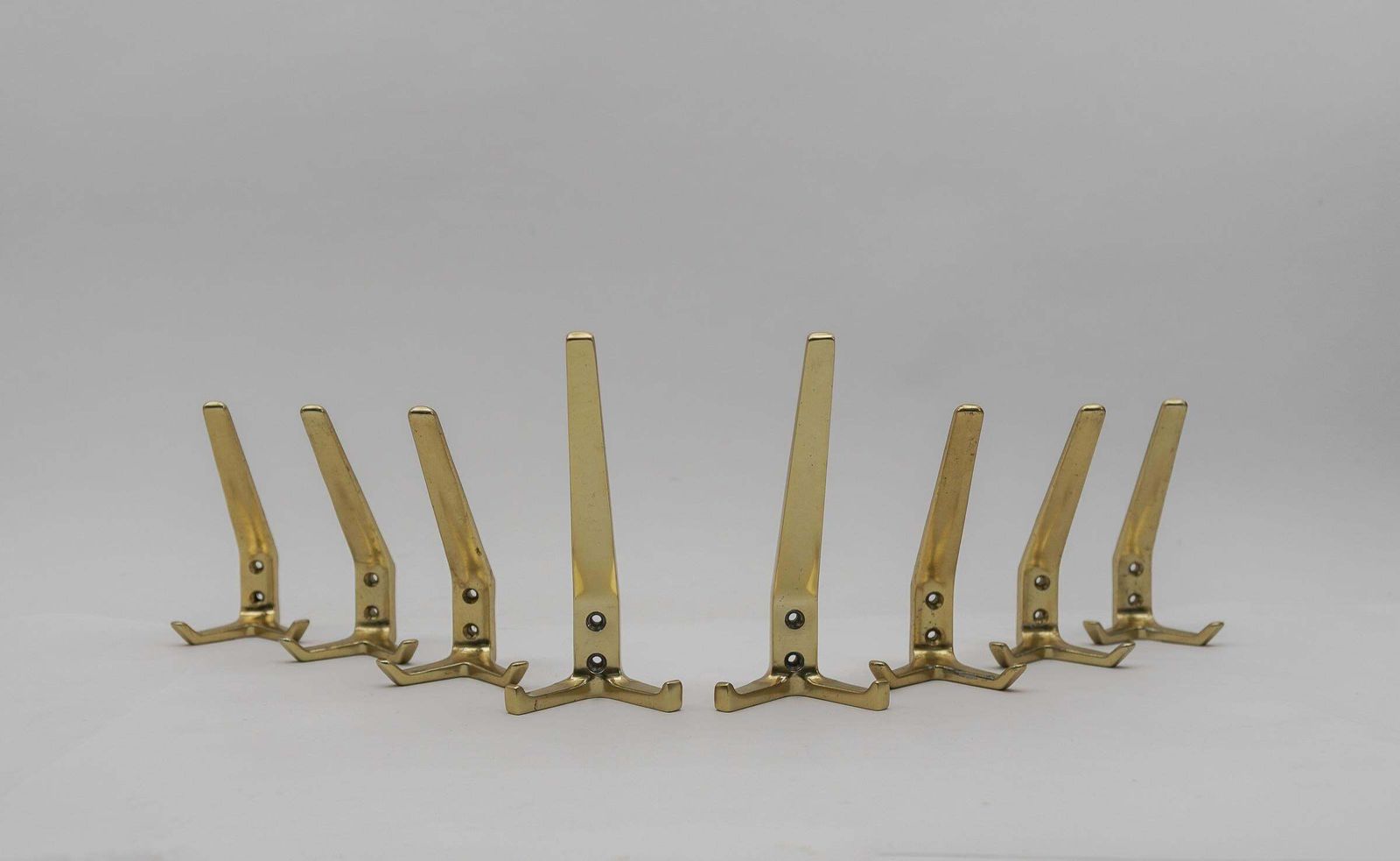 photo vinterior Set Of 8 Mid Century Modern Brass Wall Hooks, Austria, 1960s