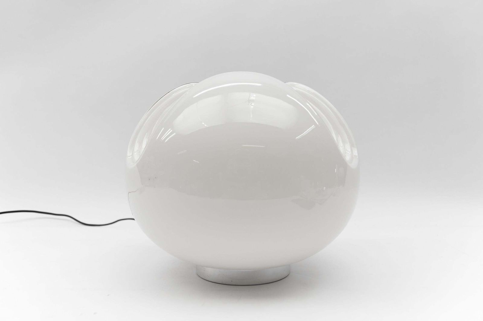 Large Opaline Glass Table Lamp "Wave" By Koch Und Lowy Für Peill & Putzler, 1960 photo buy