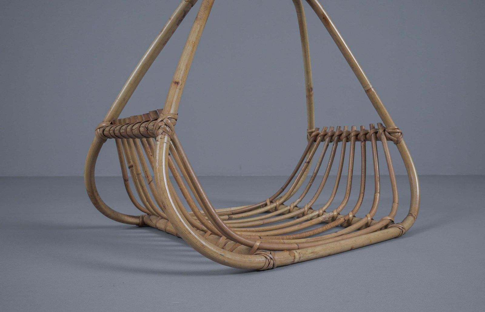 Mid Century Modern Italian Rattan Magazine Rack, 1960s photo vinterior