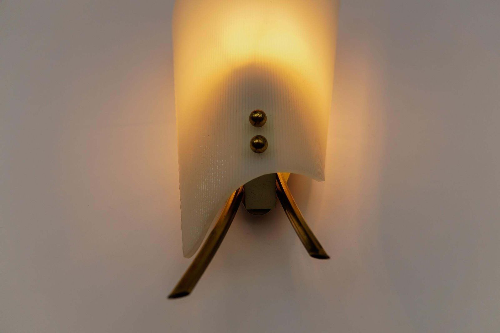 photo furniture Set Of 2 Mid Century Modern Wall Lamps Made In Acrylic And Brass, 1950s