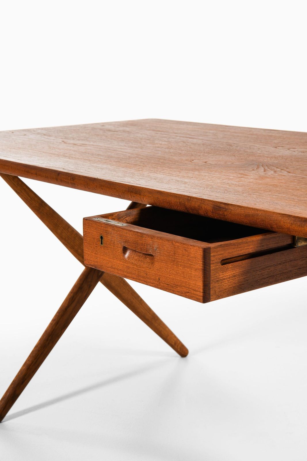 Desk In Teak, Oak And Brass By Hans Wegner, 1950's photo vinterior
