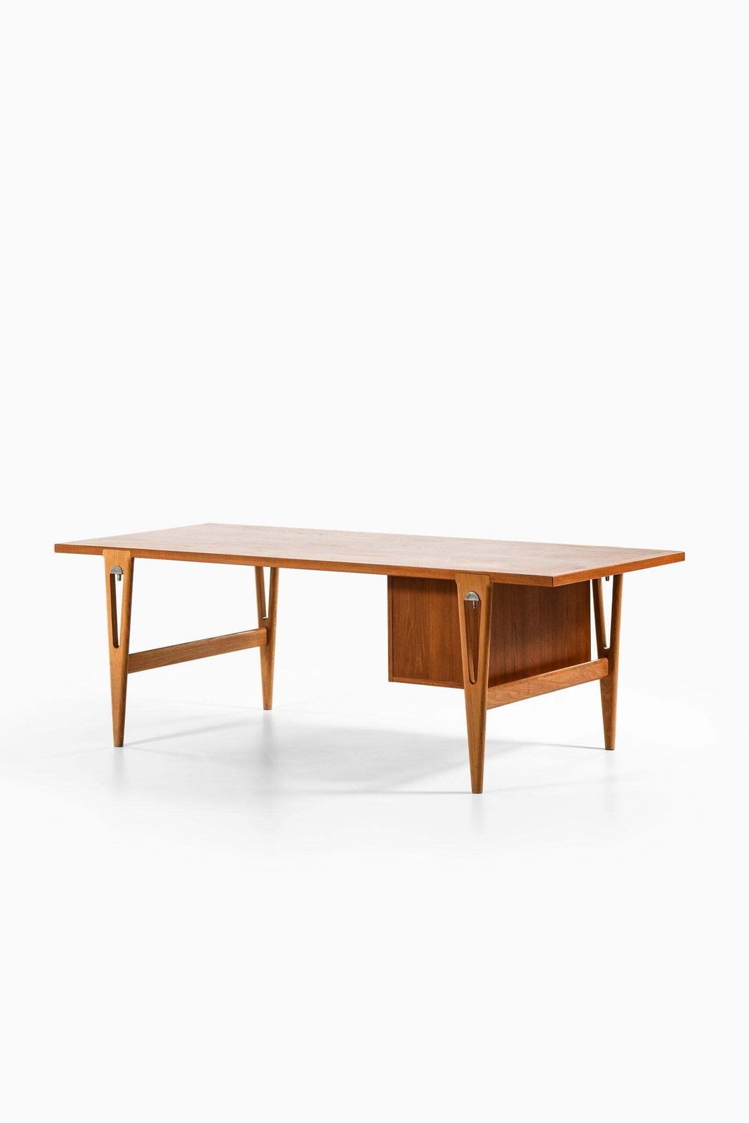 42467.0 Hans Wegner Desk Produced By Cabinetmaker Johannes Hansen In Denmark photo