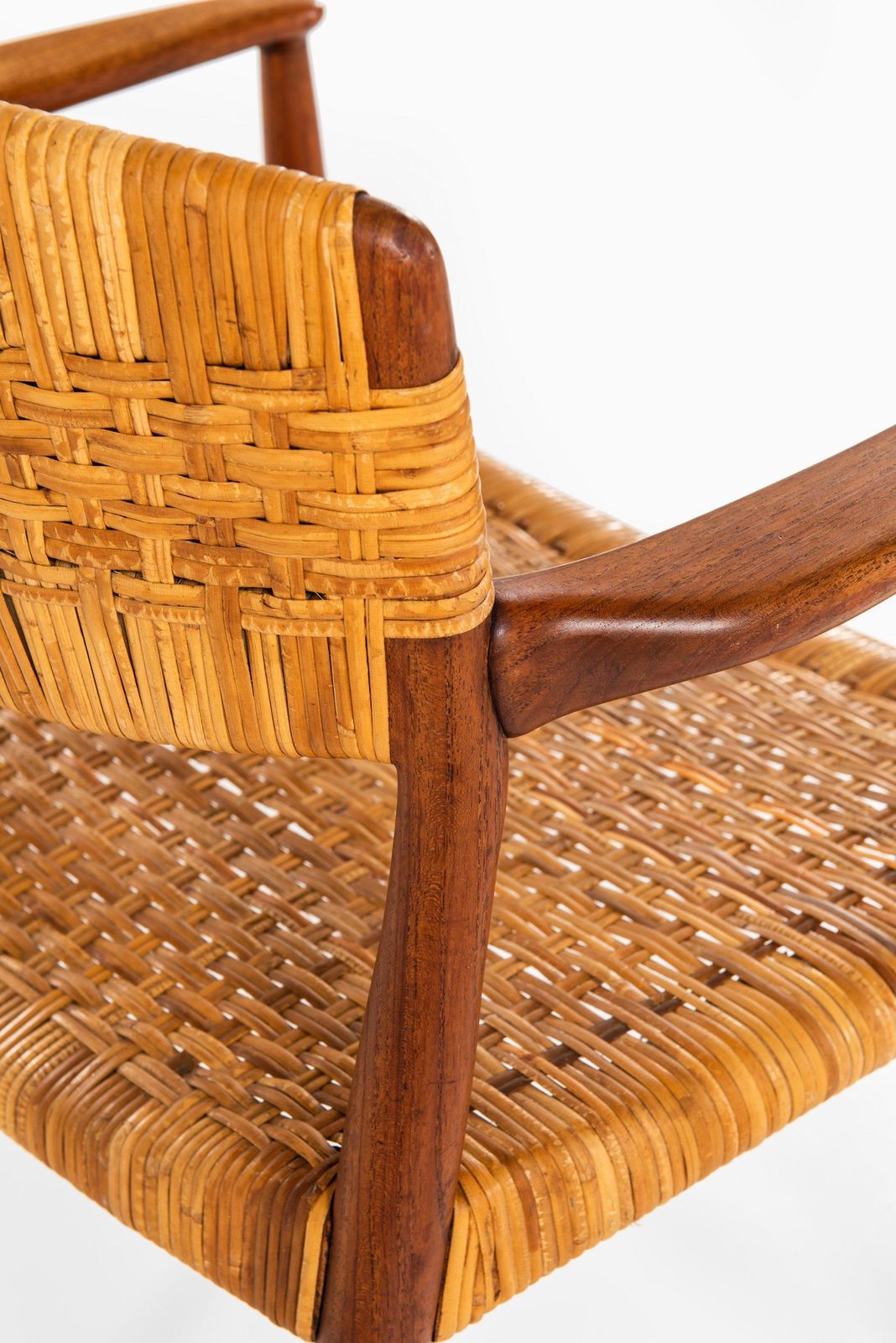 Aksel Bender Madsen & Ejner Larsen Armchair By Cabinetmaker Willy Beck photo 10617.0