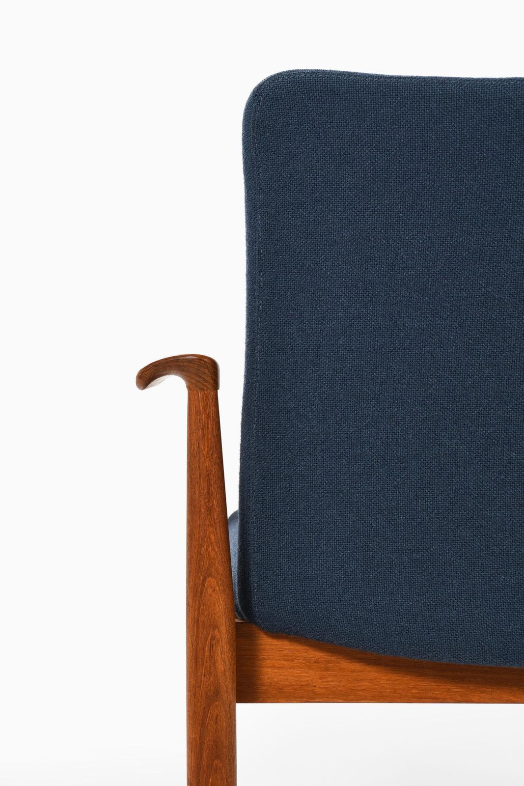 photo furniture Finn Juhl Armchairs Model Fd 209 / Diplomat Produced By Cado