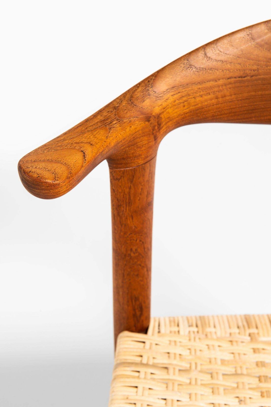 72193.0 Hans Wegner Armchairs Jh 505 Produced By Cabinetmaker Johannes Hansen In Denmark photo