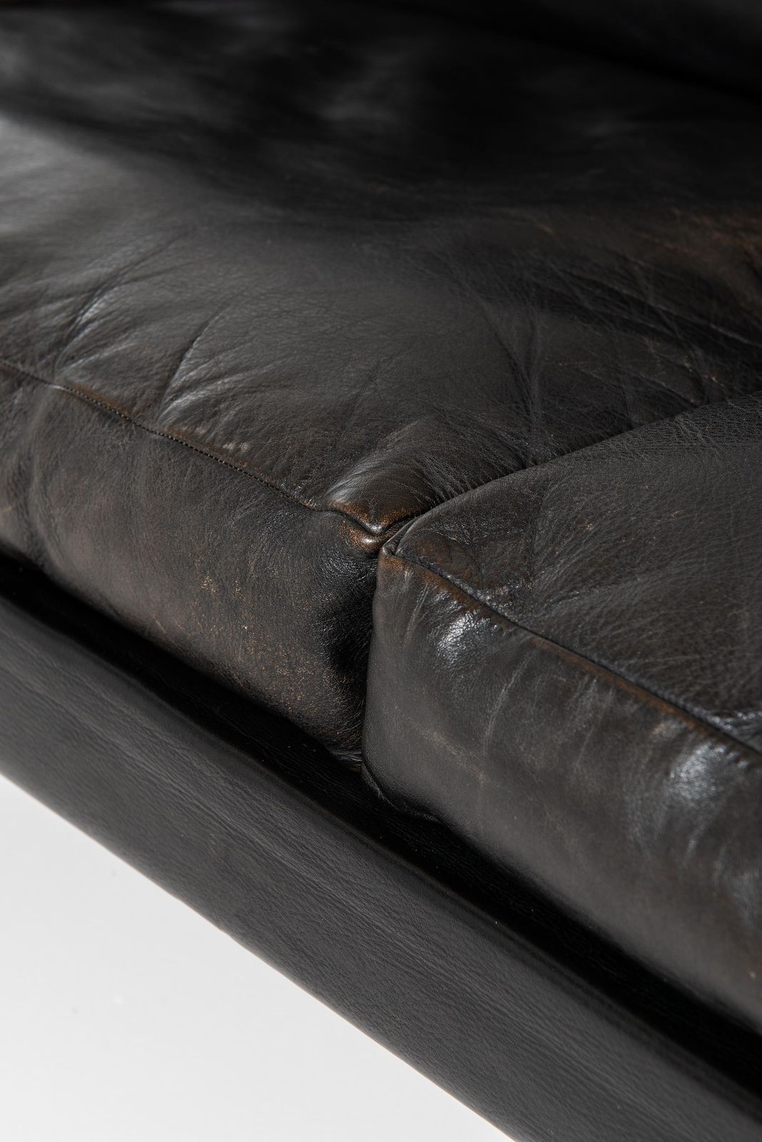Illum Wikkelsø Sofa Produced By Michael Laursen In Denmark photo Furniture