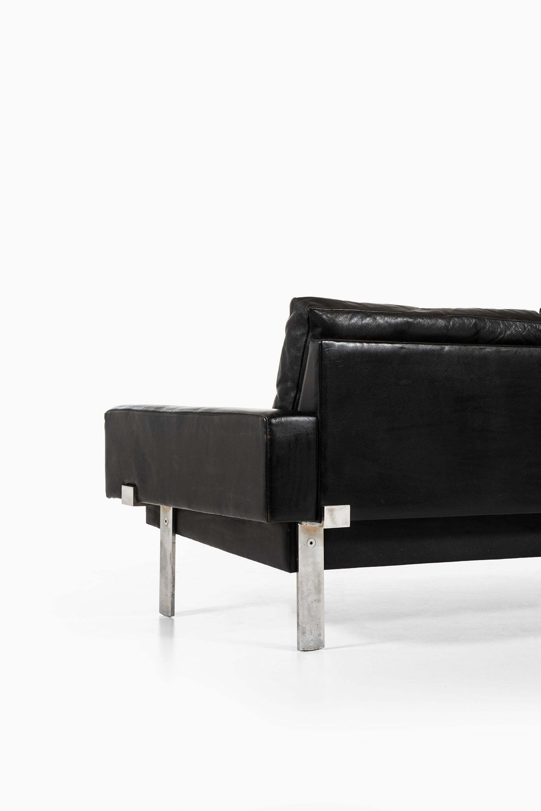 Illum Wikkelsø Sofa Produced By Michael Laursen In Denmark photo vinterior