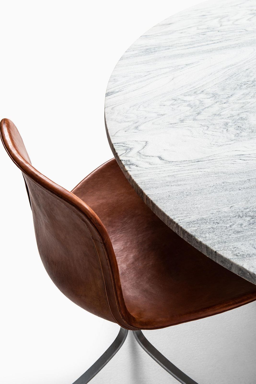 photo vinterior Poul Kjaerholm Pk 54 Dining Table By E. Kold Christensen In Denmark