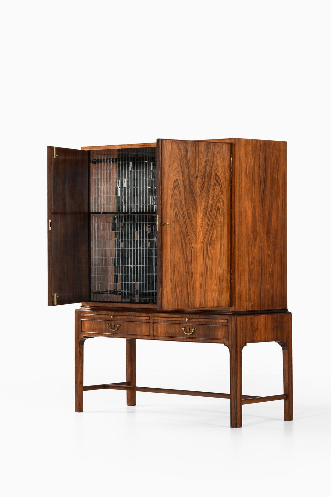 photo vintage Cabinet In The Style Of Kaare Klint By Cabinetmaker C.B. Hansen In Denmark