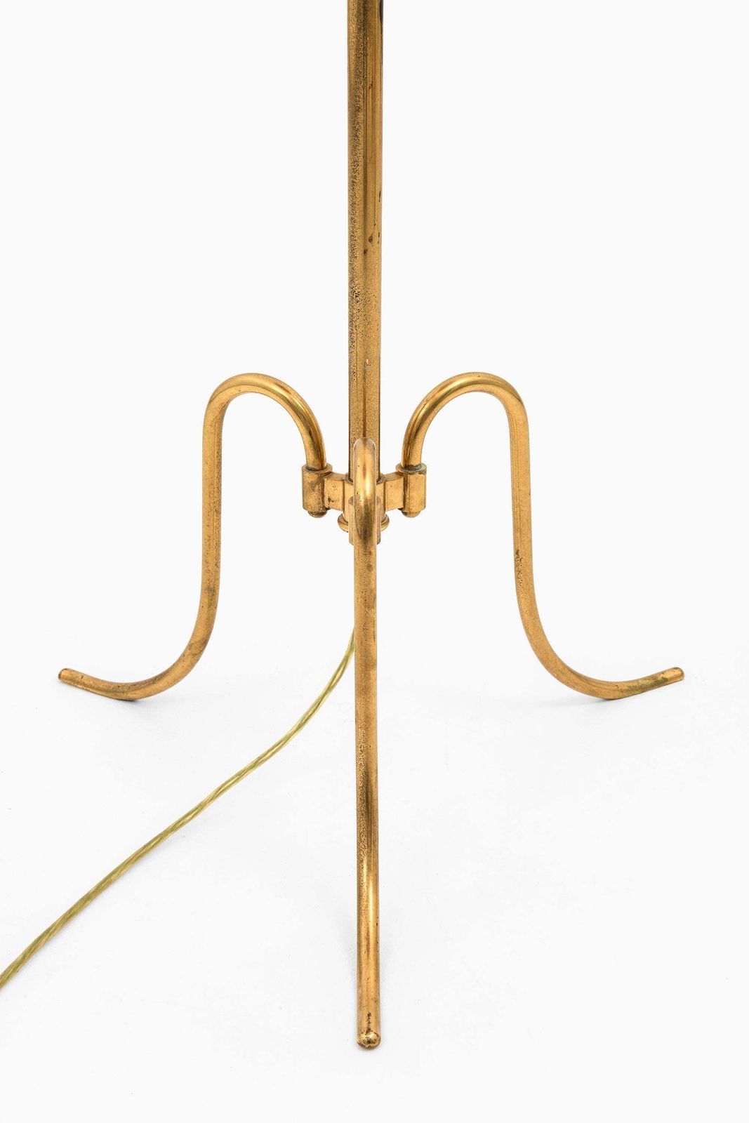 Height Adjustable Floor Lamp In Brass, Woven Cane And Rattan Shade, 1940's photo vinterior