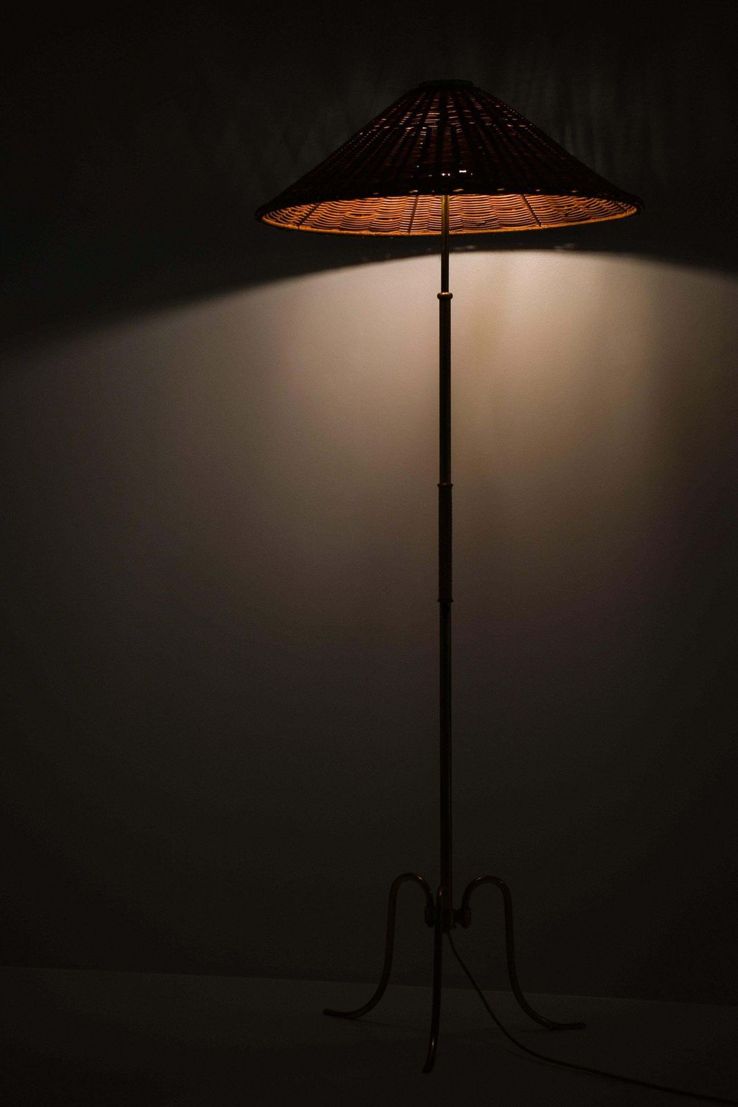 Height Adjustable Floor Lamp In Brass, Woven Cane And Rattan Shade, 1940's photo buy