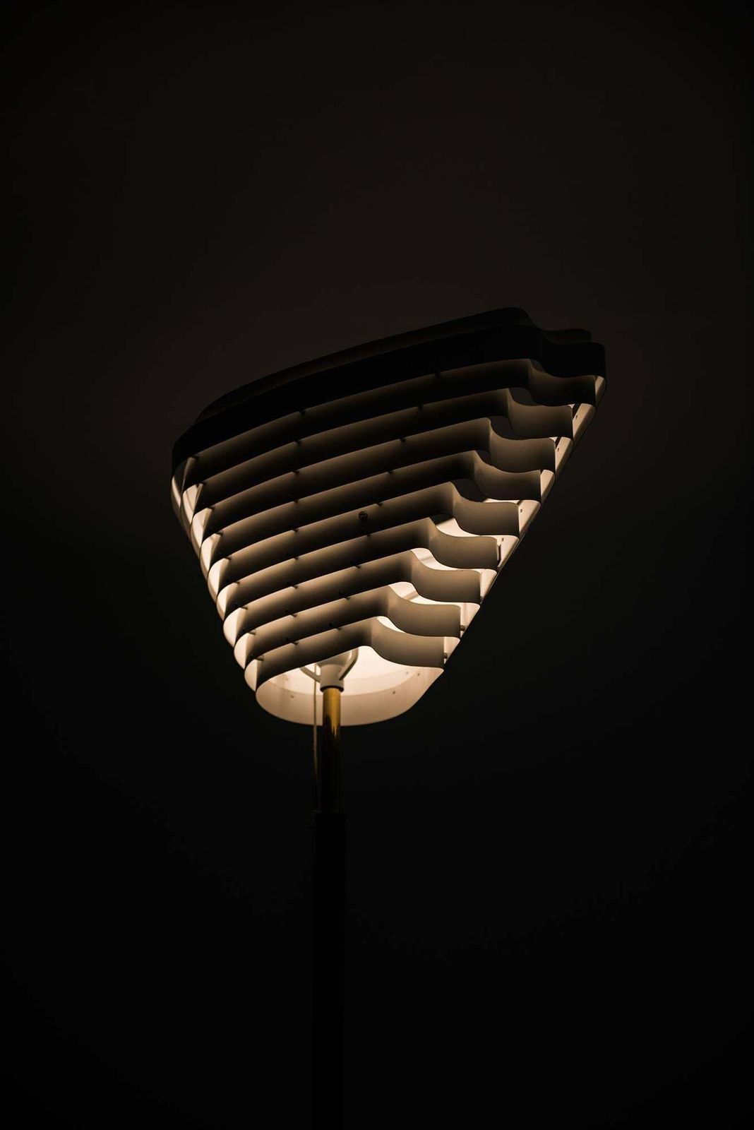photo vinterior Alvar Aalto Angel Wing Floor Lamp By Valaistustyö In Finland