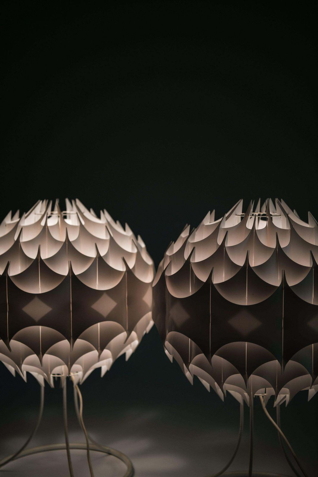 Pair Of Table Lamps In White Lacquered Metal By Milanda Havlova, 1970's photo vinterior