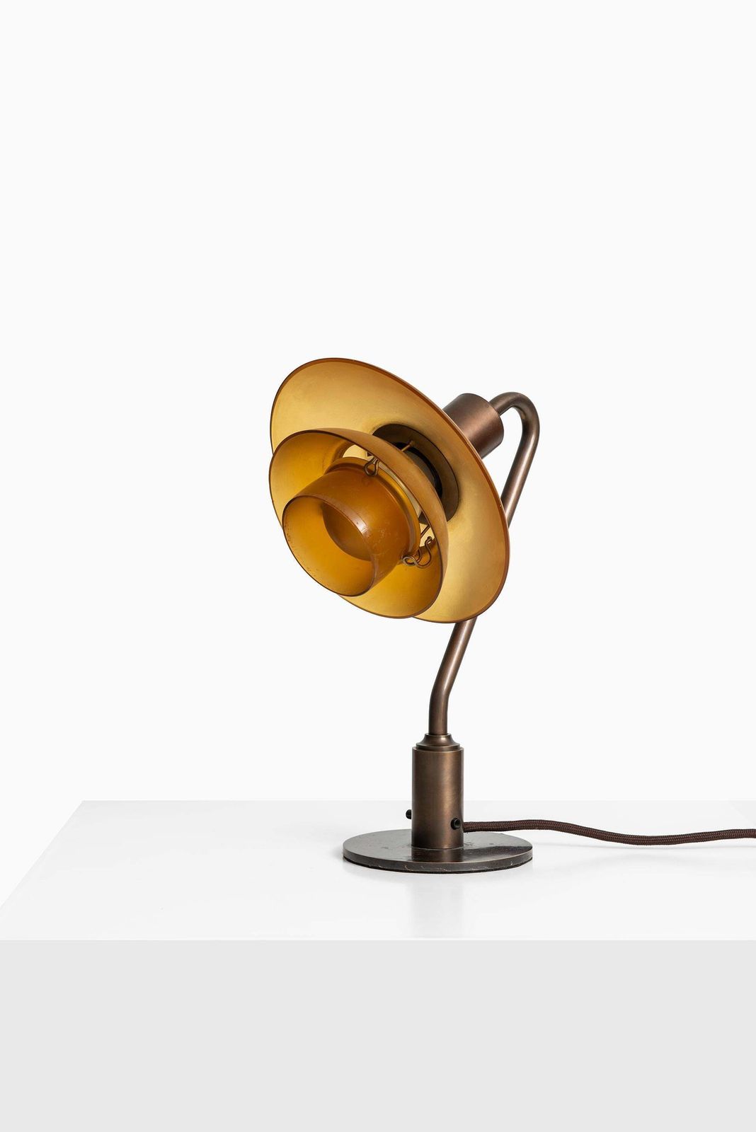 Poul Henningsen Table Lamp Model Ph 2/2 'Vintergækken' By Louis Poulsen photo Lighting