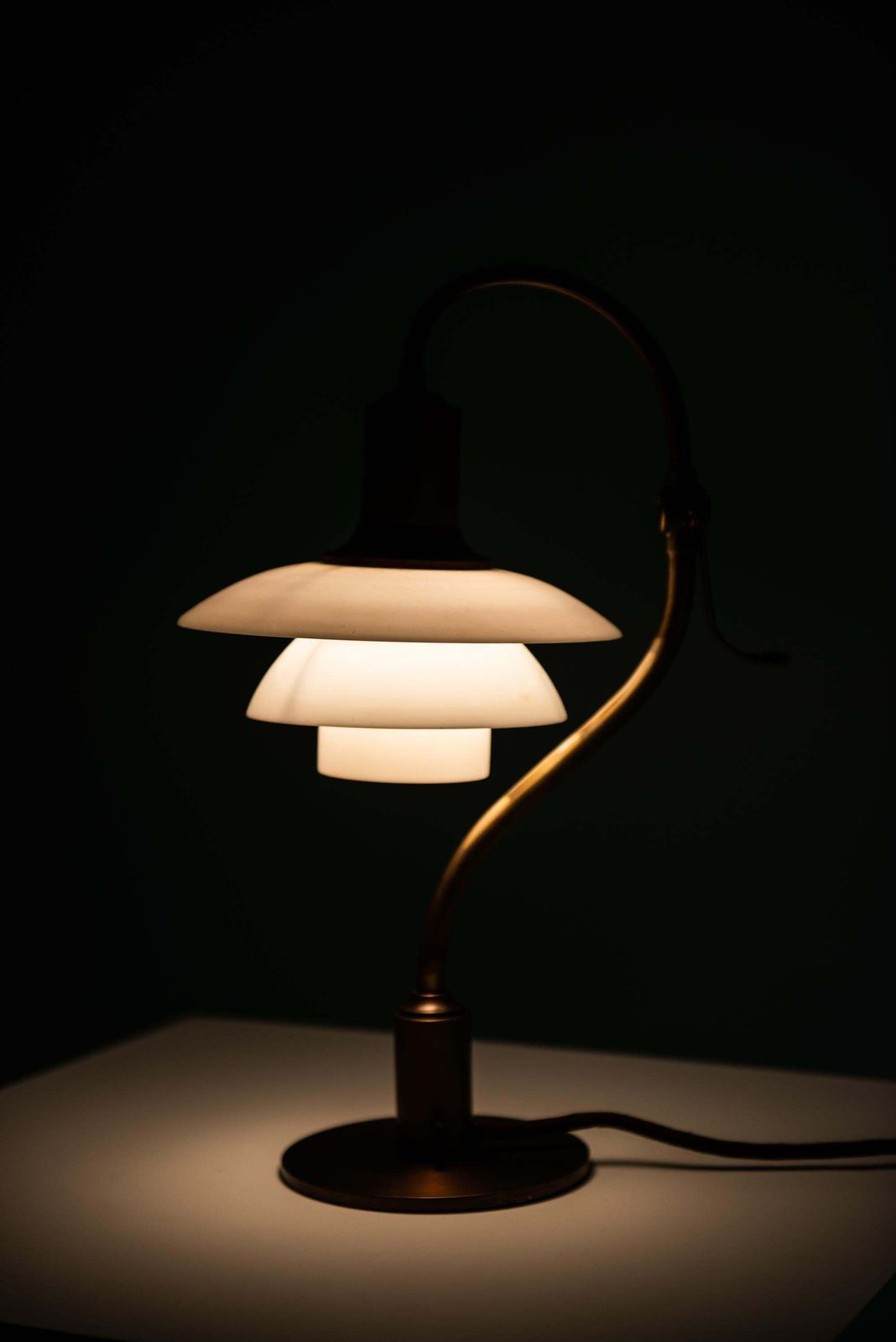 photo furniture Poul Henningsen Table Lamp Model Ph 2/2 'The Questions Mark' By Louis Poulsen
