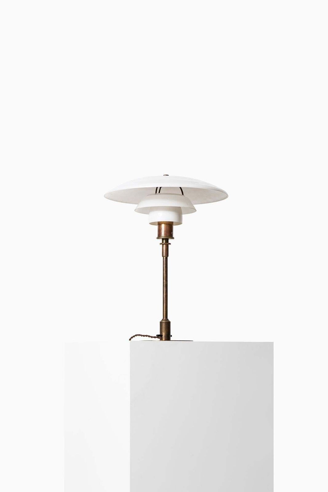 Poul Henningsen Early Table Lamp Model Ph 3/2 By Louis Poulsen In Denmark photo Lighting