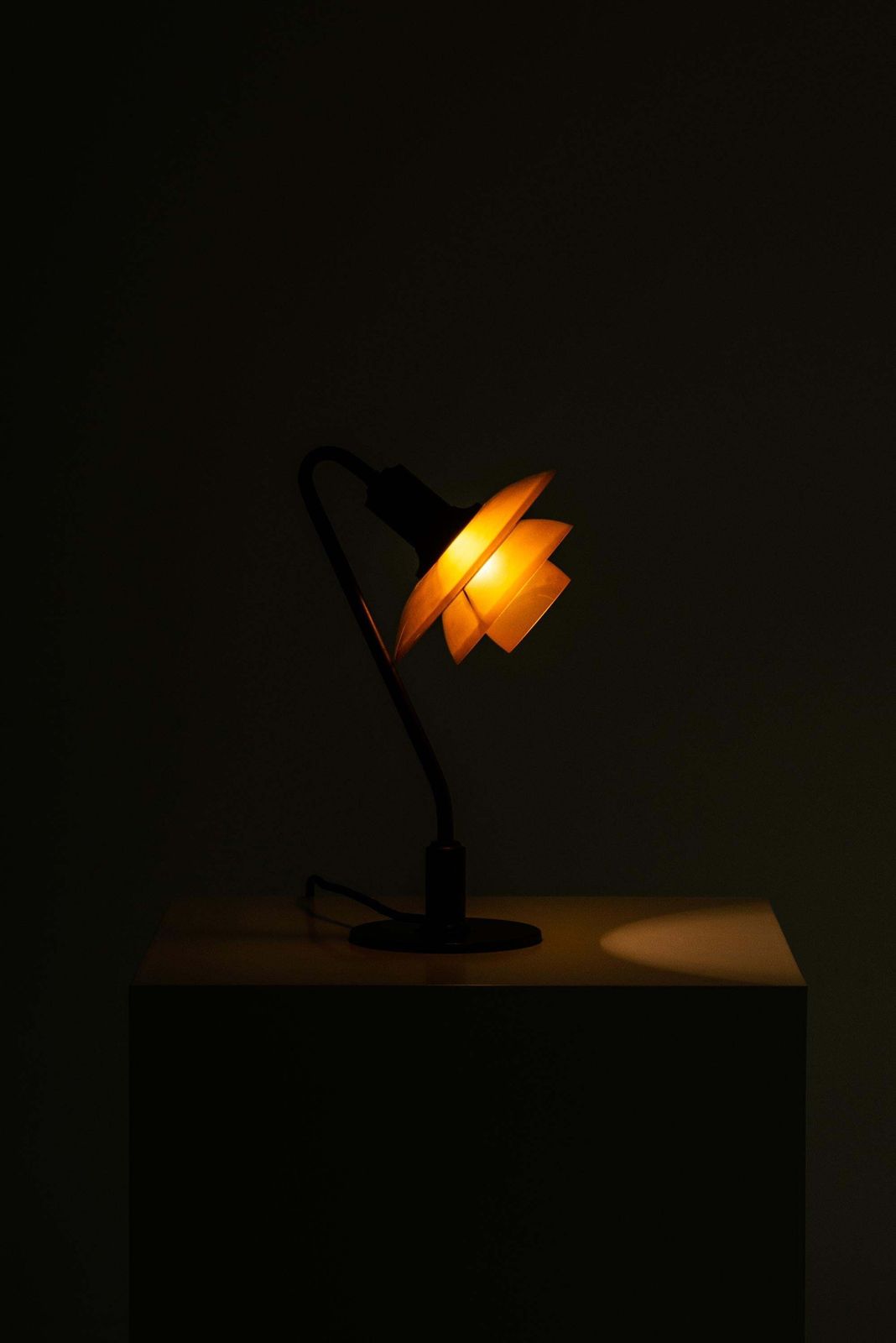 photo furniture Poul Henningsen Early Table Lamp Model Ph 2/2 'Vintergækken' By Louis Poulsen