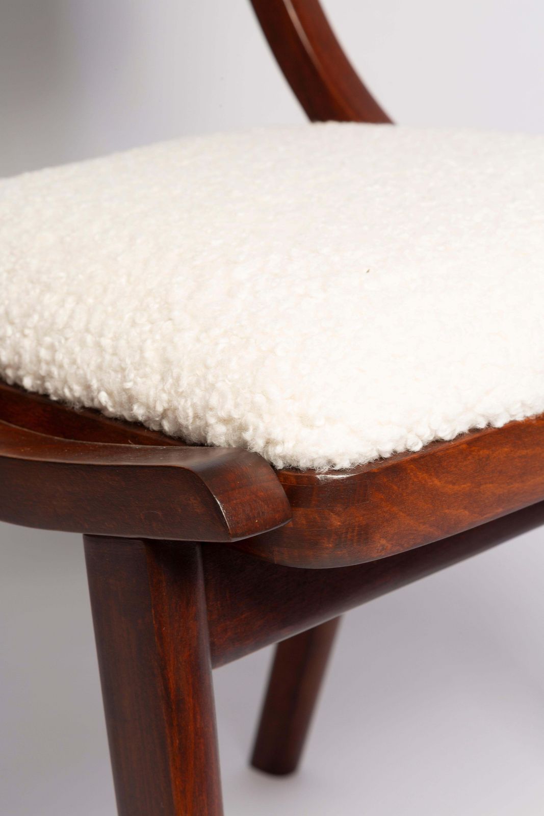 Mid Century Modern Bumerang Chair, Lichtcrème Witte Bouclé, Polen, Jaren 1960 photo vintage