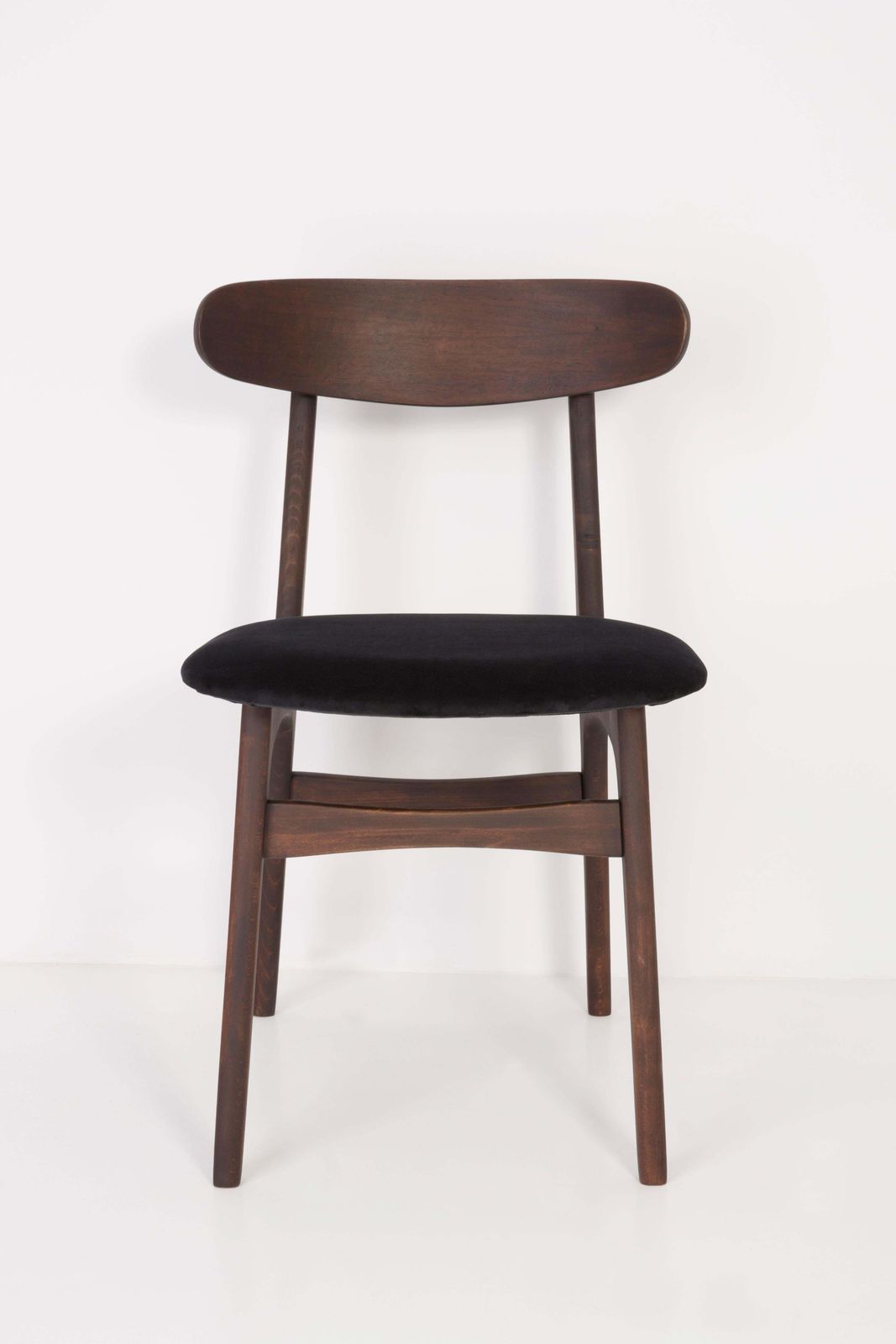 20e Eeuwse Zwarte Fluwelen Stoel, Rajmund Halas, Polen, Ca. Jaren 1960 photo furniture