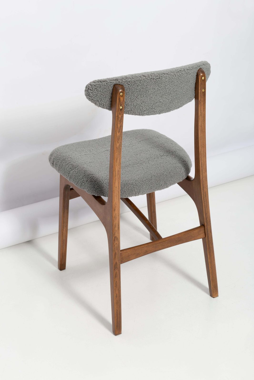 photo for sale Mid Century Grijze Bouclé Stoel Ontworpen Door Rajmund Halas, Polen, Jaren 1960
