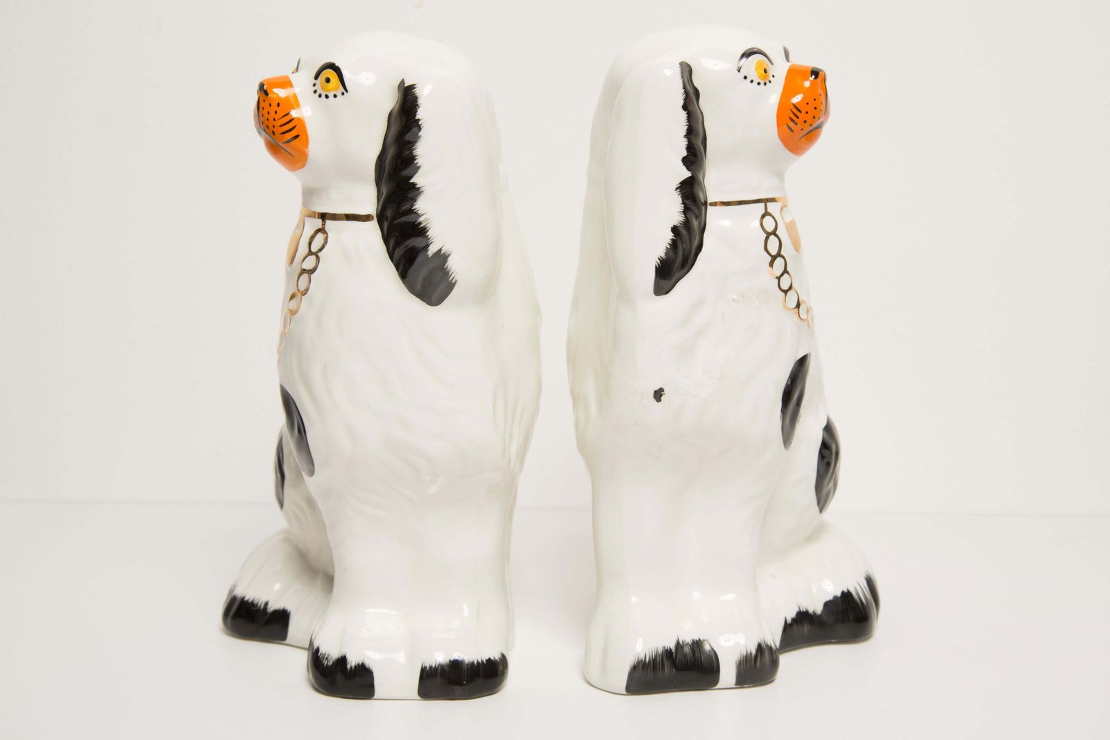 photo furniture Paar Mid Century Spaniel Honden Beeldjes, Staffordshire, Engeland, Ca. Jaren 1960