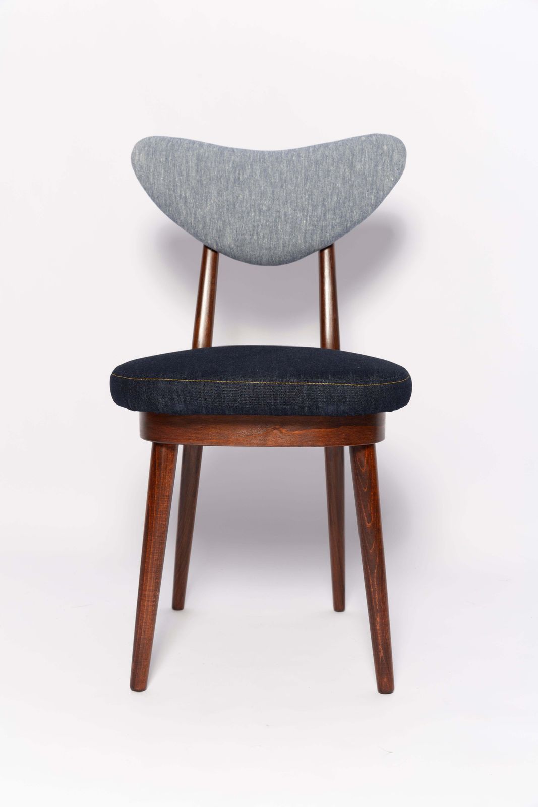 photo for sale Mid Century Licht  En Donkerblauw Denim Hartjesmodel Fauteuil, Europa, Jaren 1960