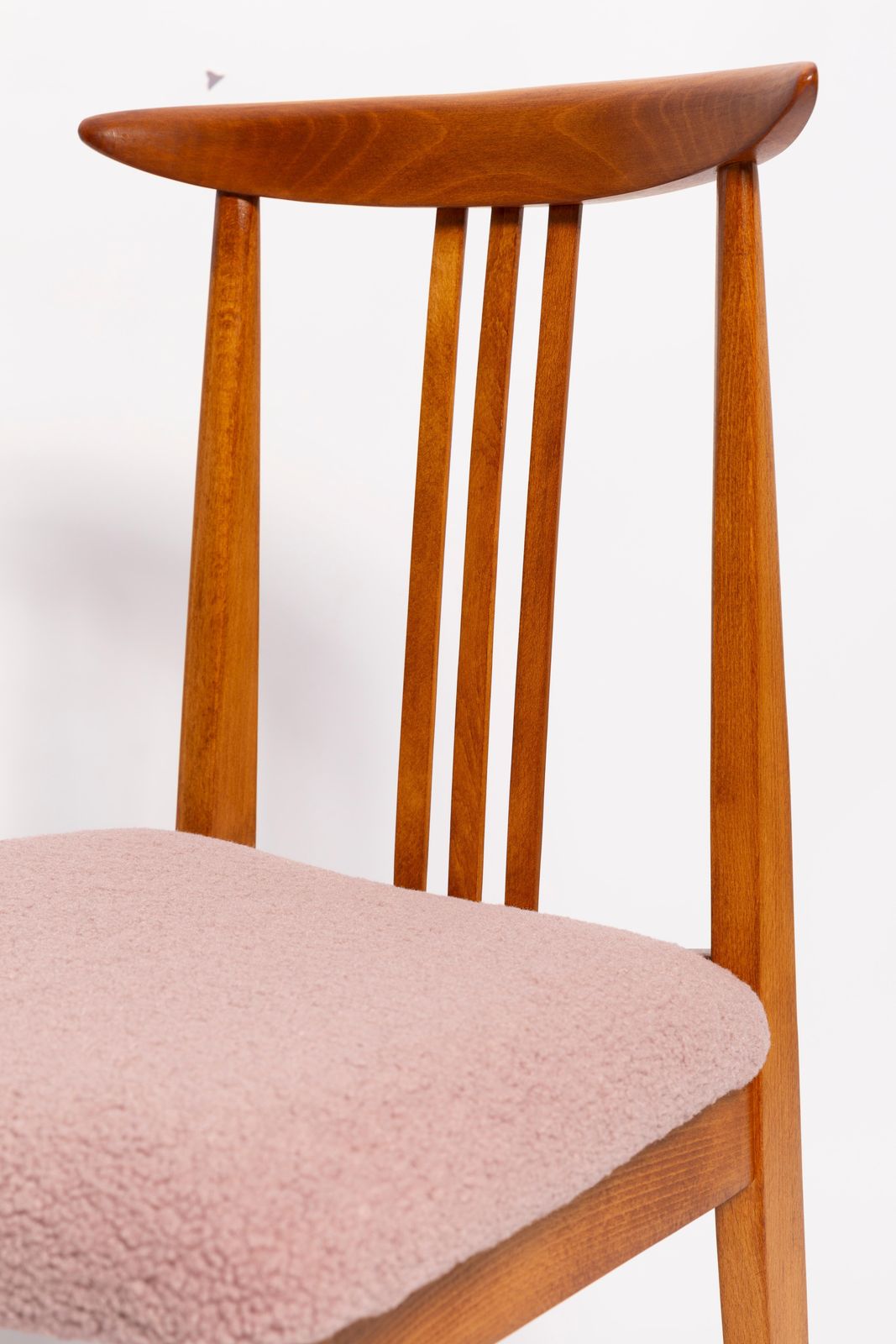 Mid Century Roze Boucle Fauteuil, M. Zielinski, Europa, Jaren 1960 photo vintage