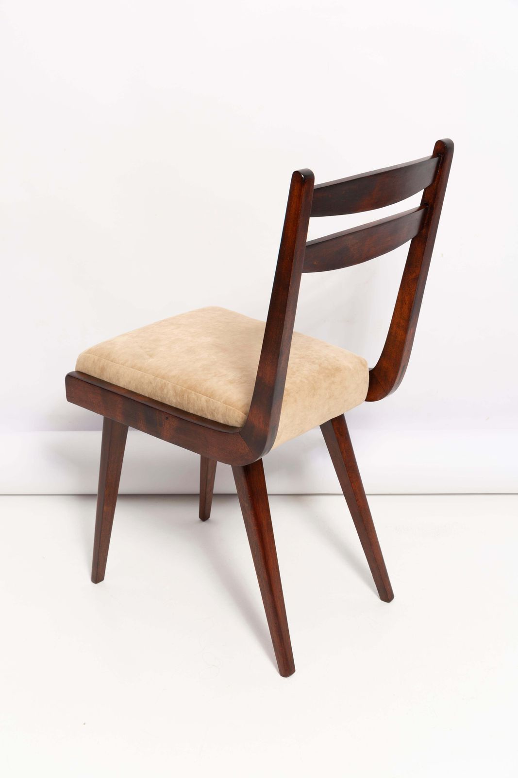 photo vinterior Mid Century Gazelle II Beige Velvet, Walnut Wood Chair, Europe, 1960s