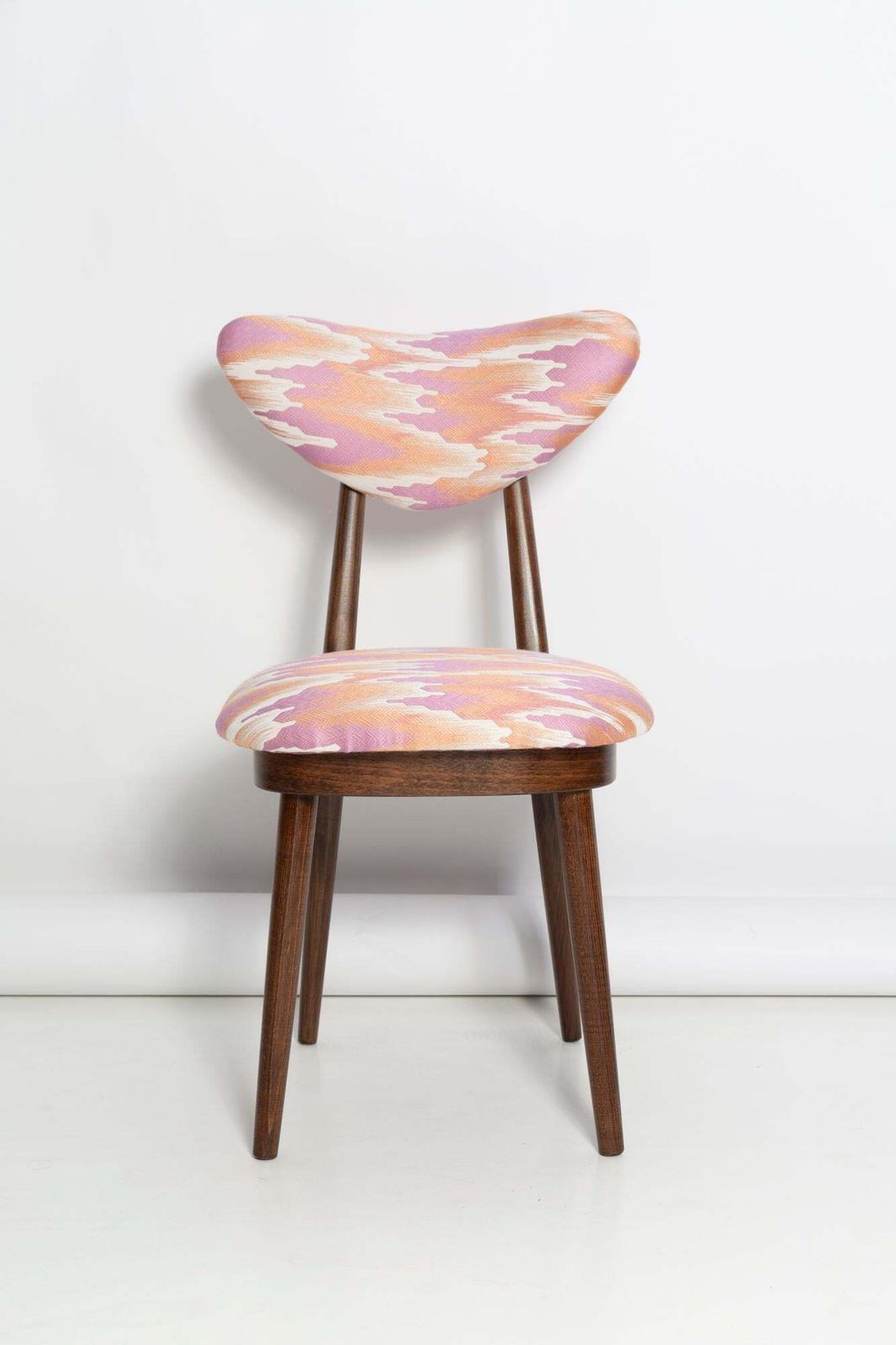 Mid Century Heart Chair In Pink Fandango Jacquar, Dedar, Europe, 1960s photo Furniture