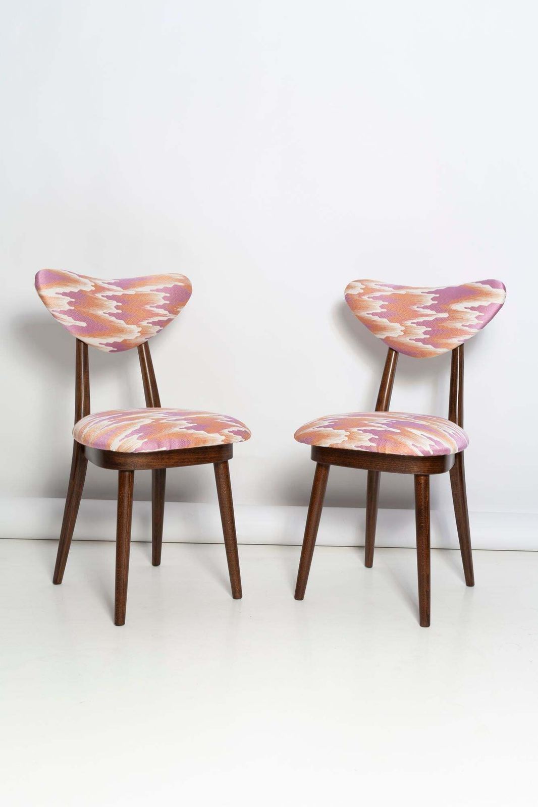 photo for sale Mid Century Fauteuil In Pink Fandango Jacquard, Dedar, Europa, Ca. Jaren 1960