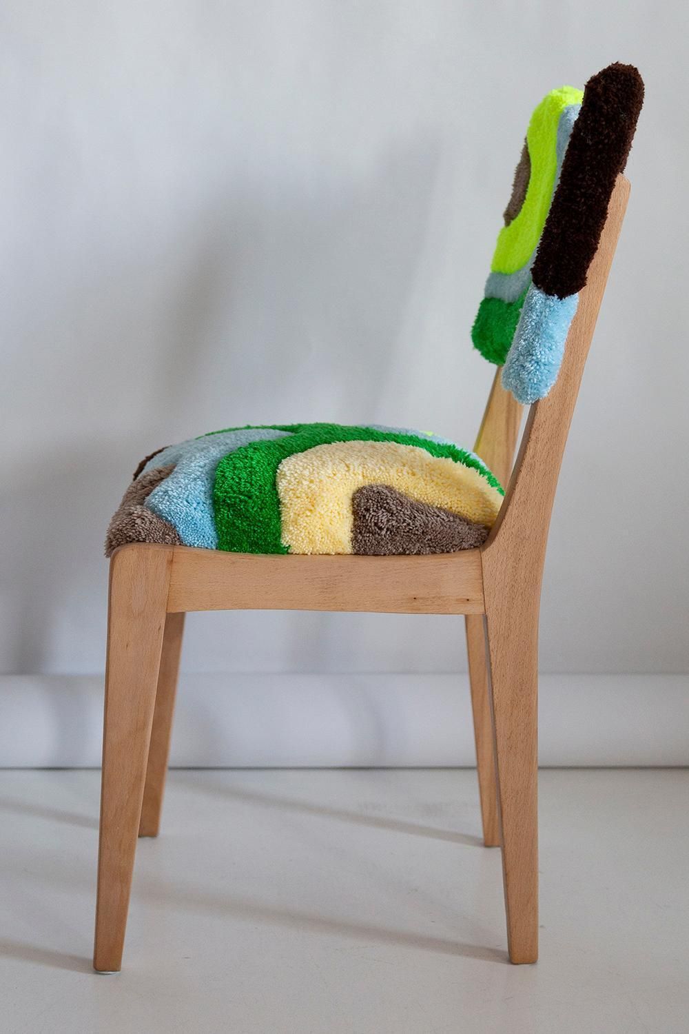 893.0 Mid Century Handgetufte Fauteuil, Licht Hout, Rajmund Halas, Polen, Jaren 1960 photo
