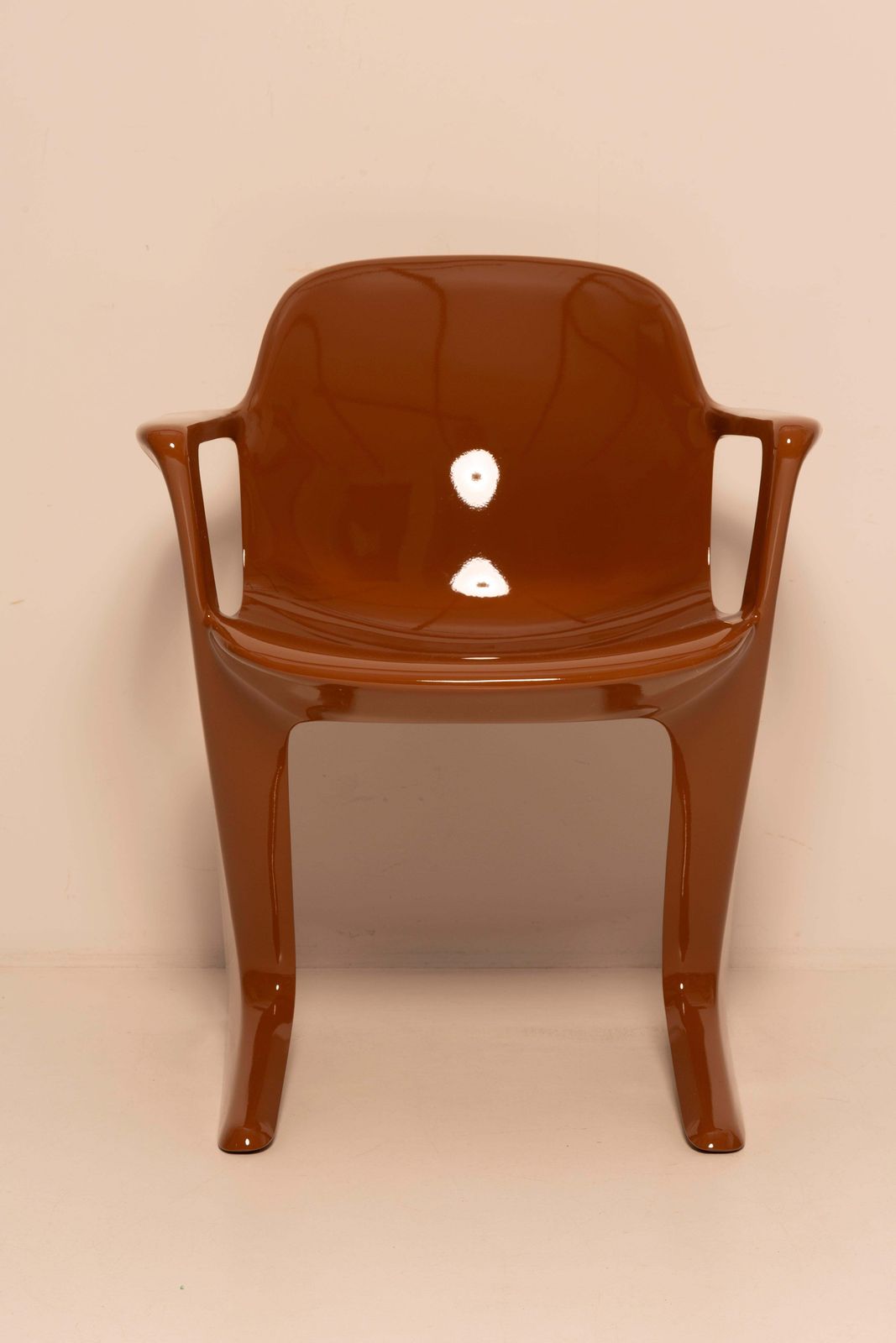 1403.0 Mid Century Mocha Mousse Pantone Kangaroo Chair, Door Ernst Moeckl, Duitsland, 1968 photo