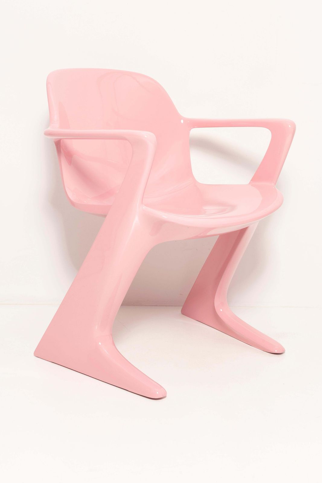 Mid Century Lichtroze Kangaroo Chair, Ontwerp Ernst Moeckl, Duitsland, 1968 photo 1276.0