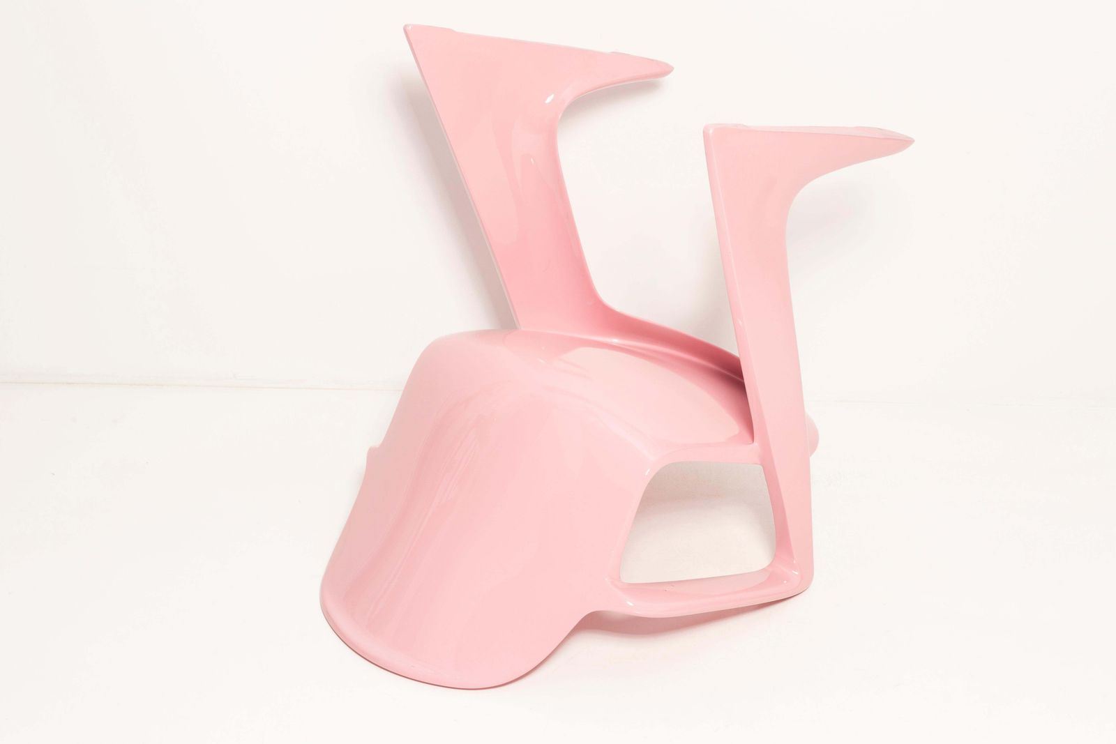 photo vintage Mid Century Light Pink Kangaroo Chair Designed By Ernst Moeckl, Germany, 1968