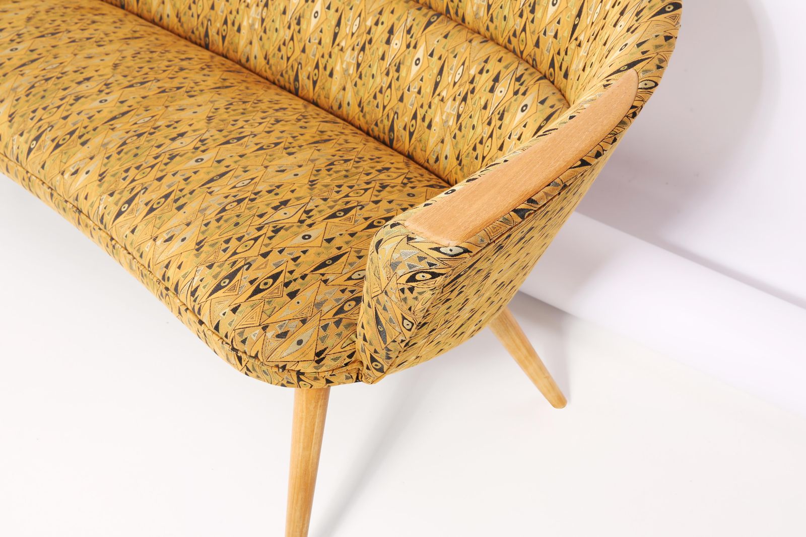 Clubsofa Met Organische Vorm En Geel Patroon, Hollywood Regency, Duitsland, Ca. Jaren 1960 photo buy