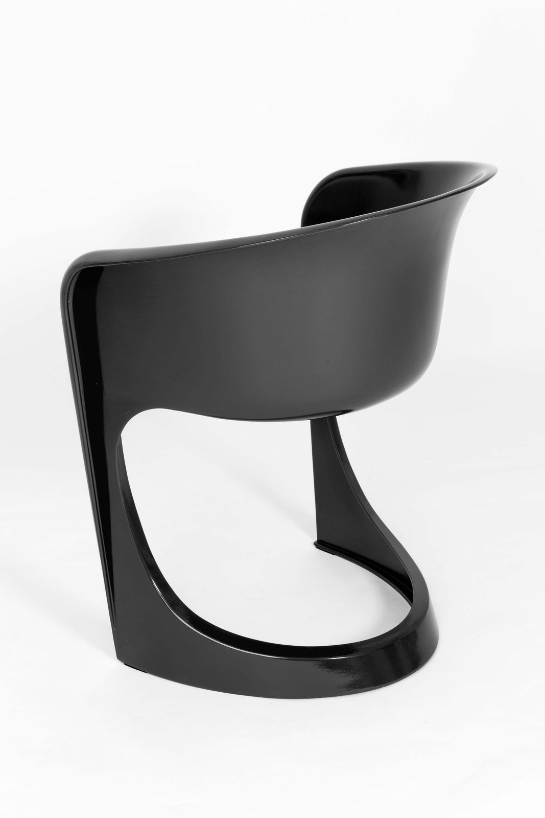 photo furniture Set Of Four Black Glossy Cado Chairs, Steen østergaard, 1974