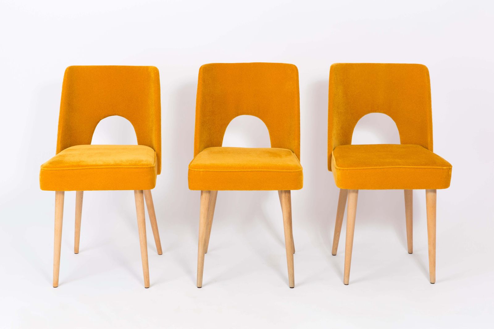 Set Van Vier Mosterdgele Fluwelen Stoelen Type 'Shell', Jaren 1960 photo furniture
